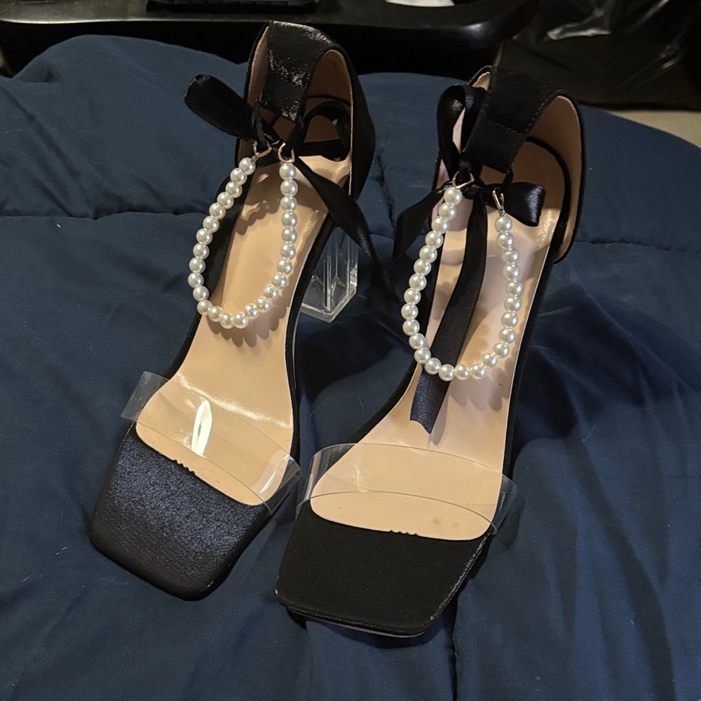 Women’s Black Pearl-Accented Ankle Strap Heels UER41 (10-10.5US)